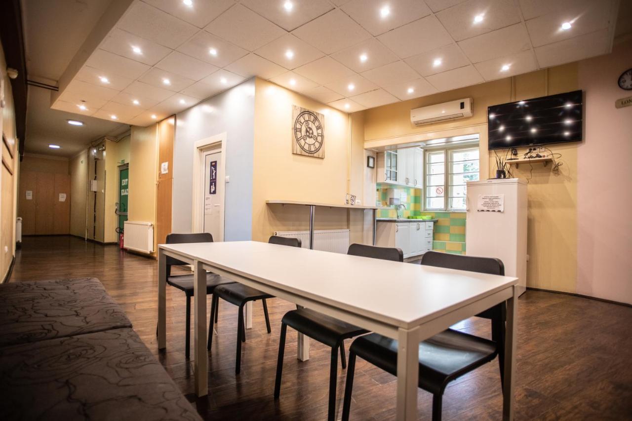 All In Hostel Βελιγράδι Εξωτερικό φωτογραφία