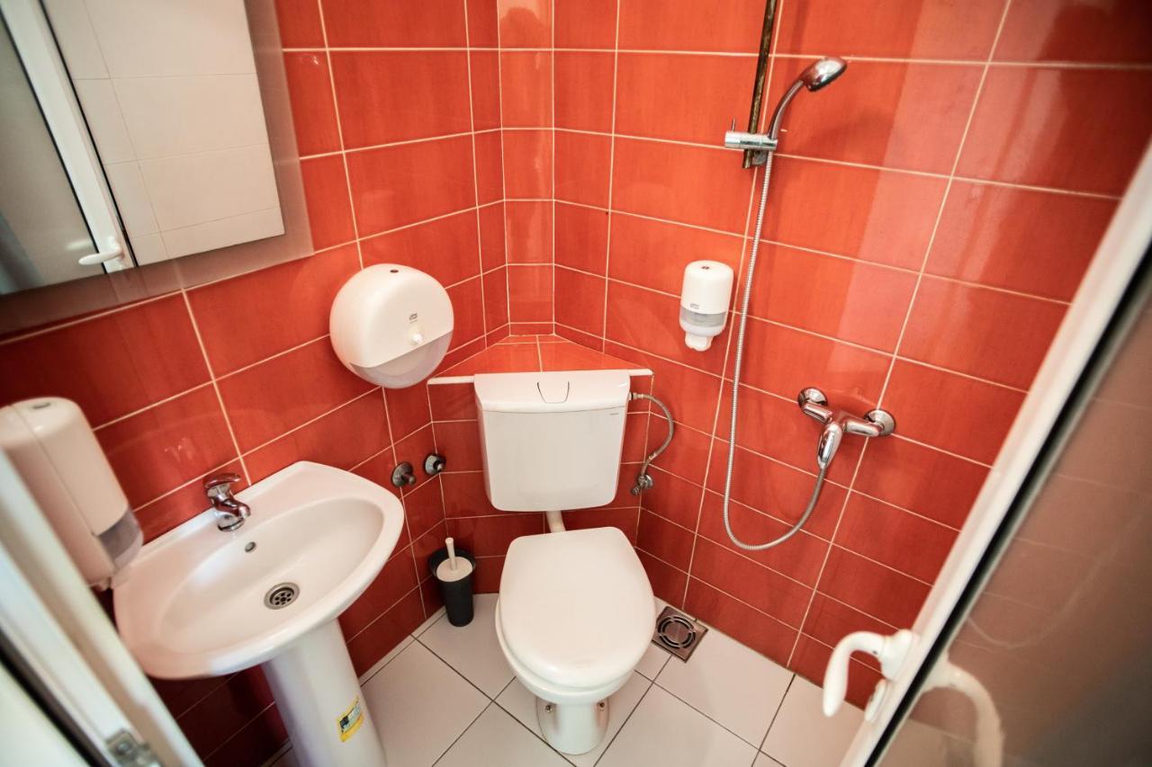 All In Hostel Βελιγράδι Εξωτερικό φωτογραφία